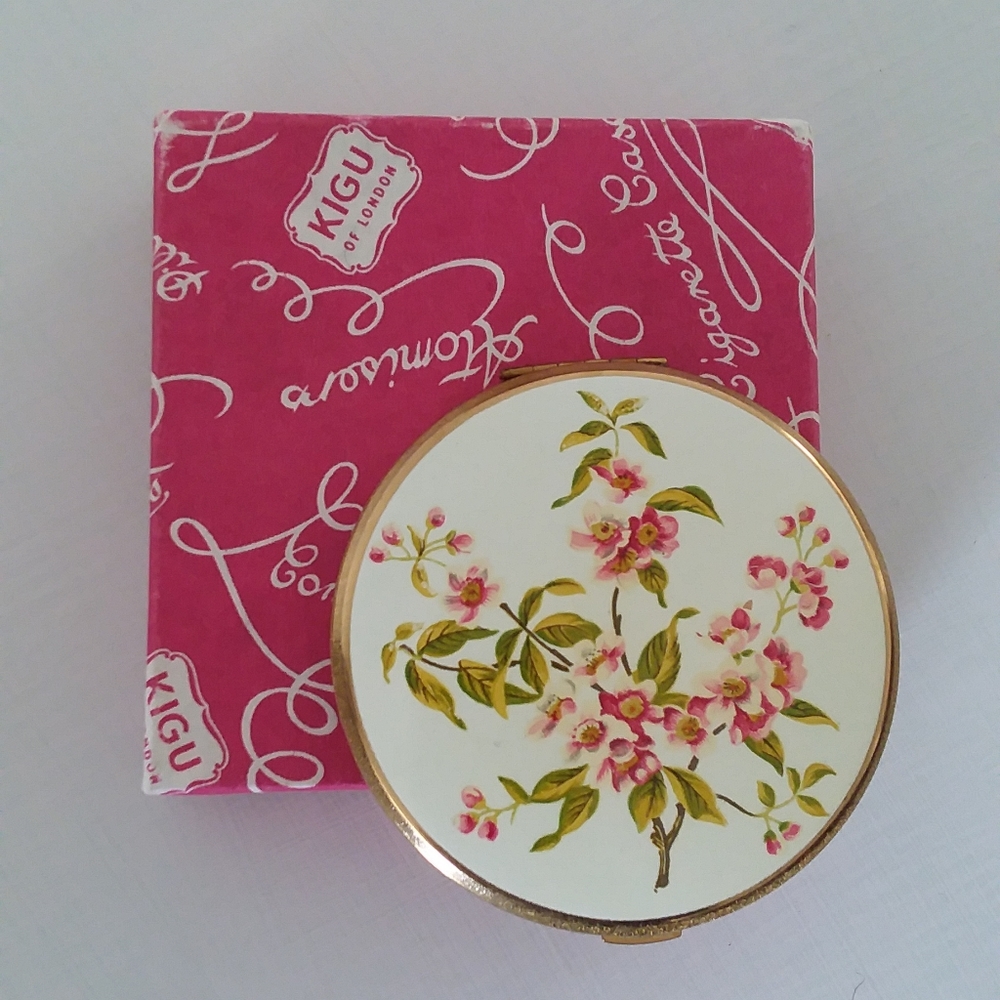 VINTAGE COMPACT